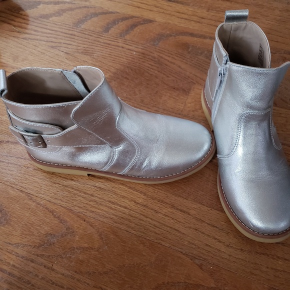chasing fireflies Other - Girls sz 3 silver ankle boots chasing fireflies